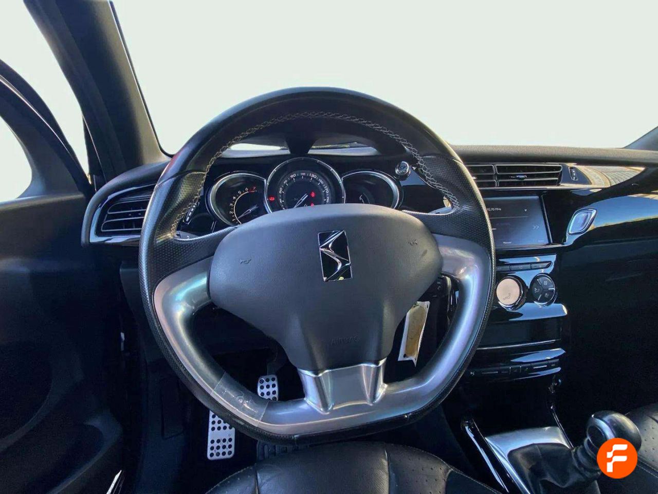 Foto DS Automobiles DS 3 17