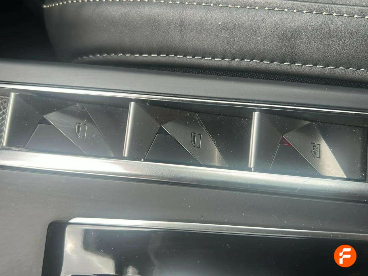 Foto DS Automobiles DS 3 23
