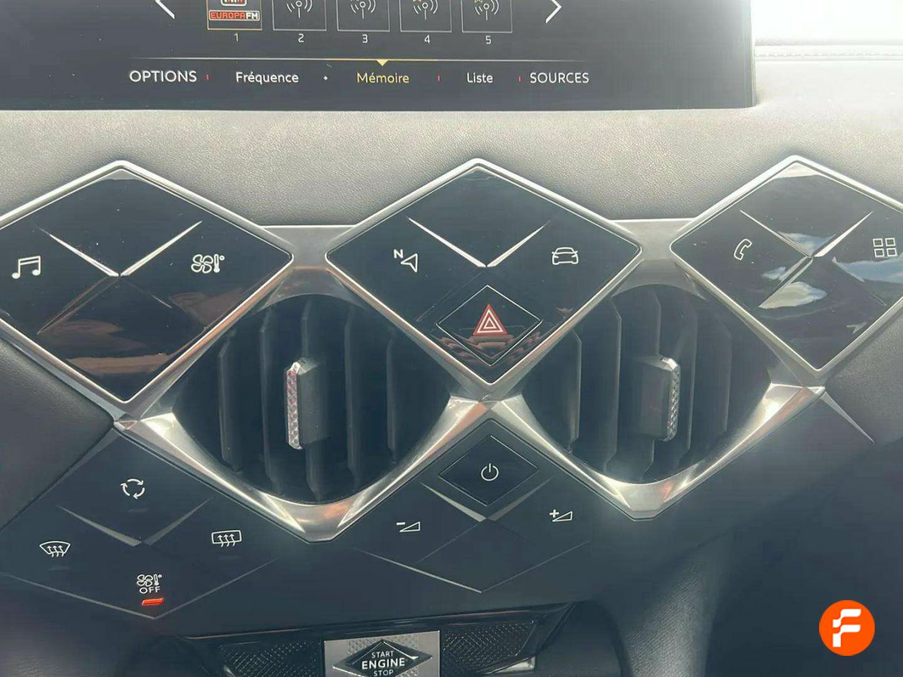 Foto DS Automobiles DS 3 25