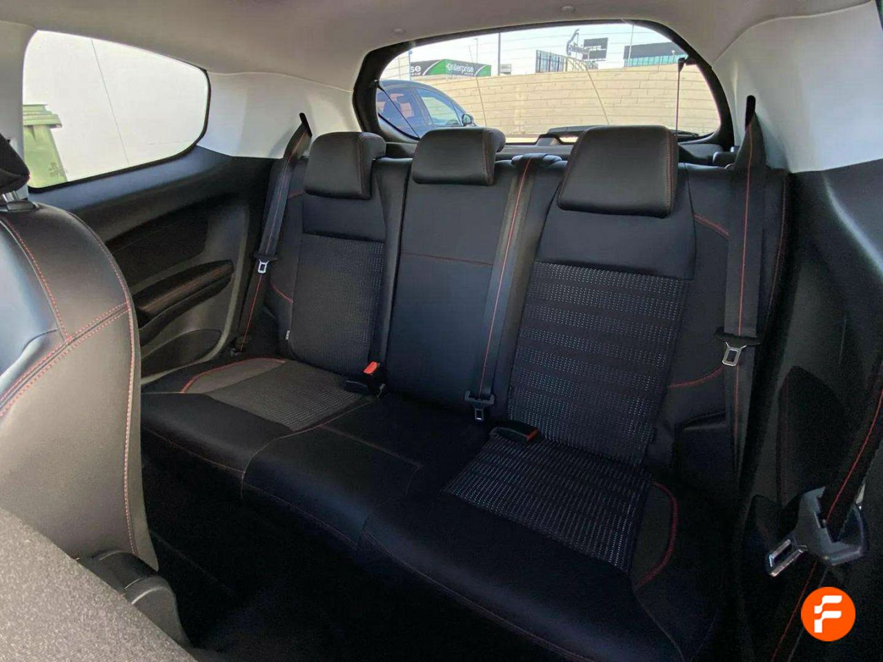 Foto Peugeot 208 24