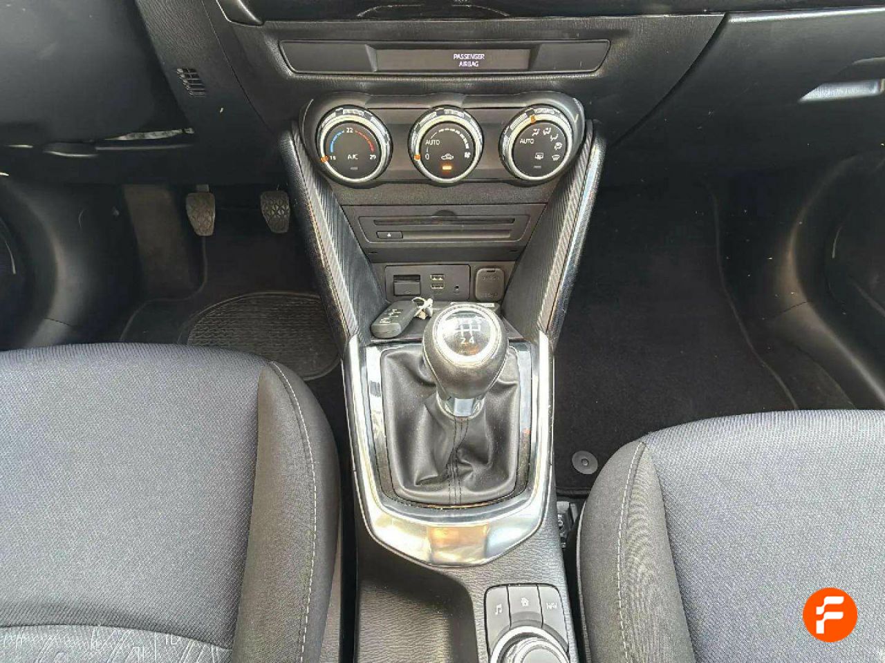 Foto Mazda Mazda2 9