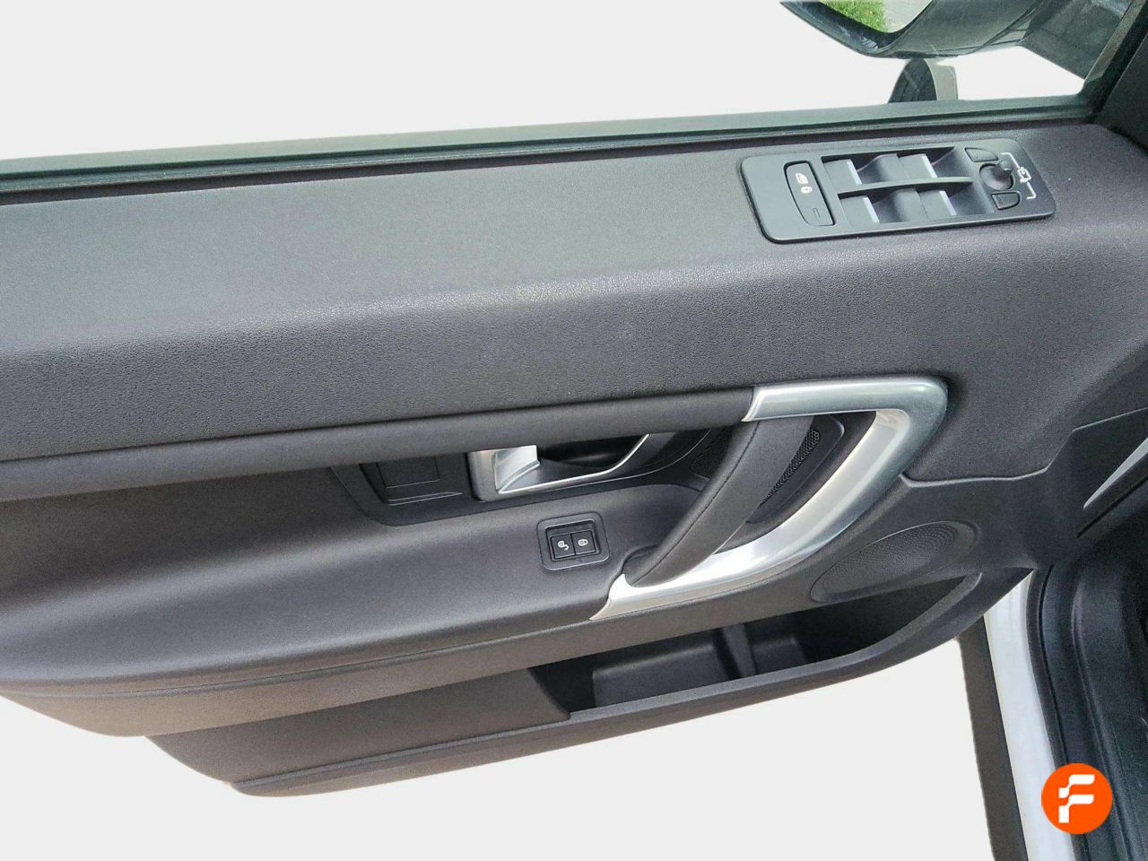 Foto Land-Rover Discovery Sport 17