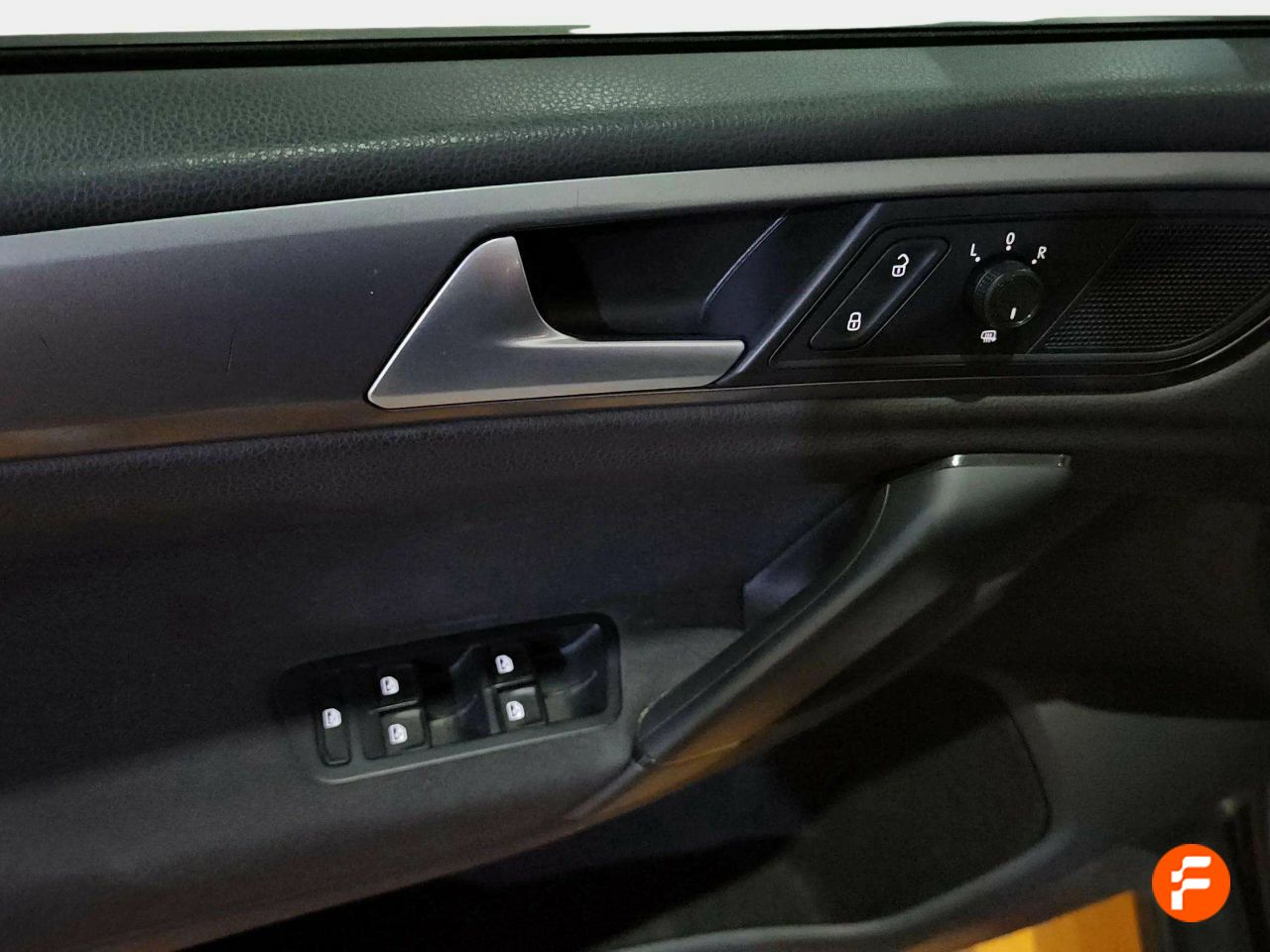 Foto Volkswagen Golf 16