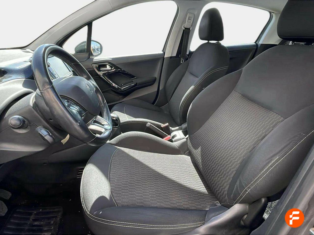 Foto Peugeot 208 14