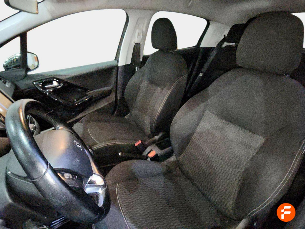 Foto Peugeot 208 14
