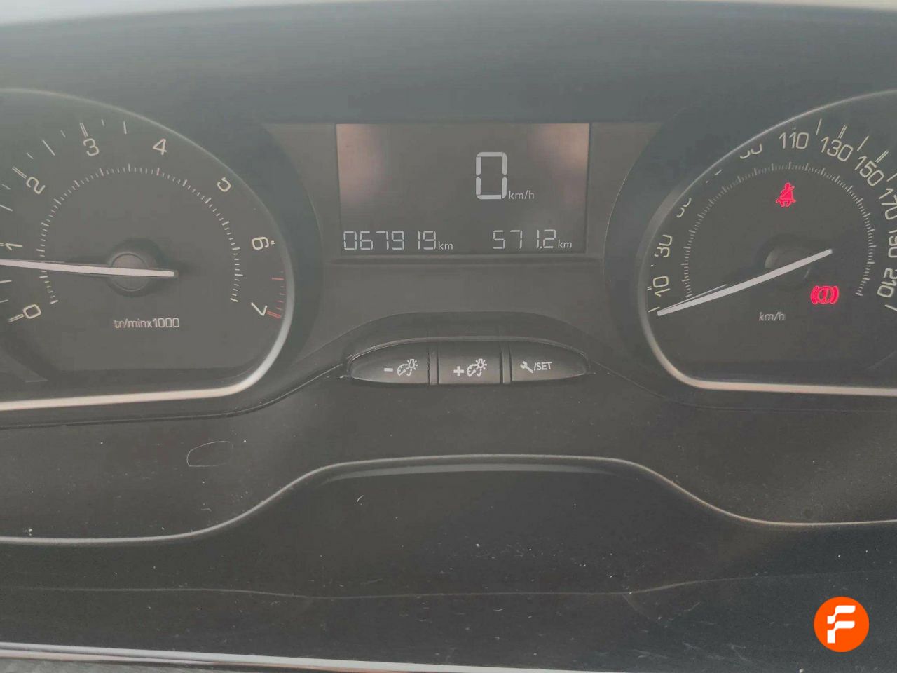 Foto Peugeot 208 11