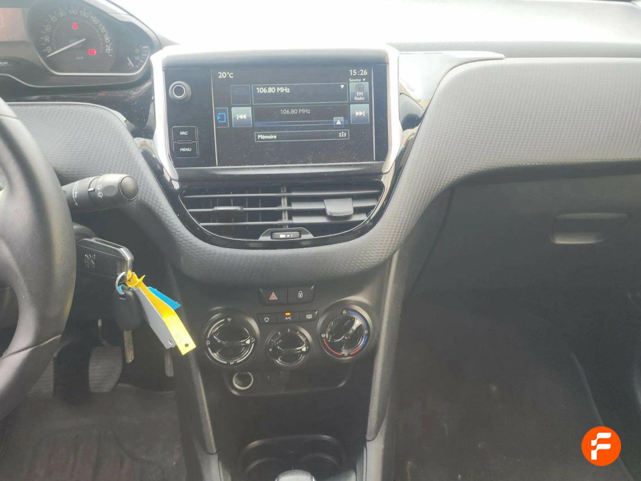 Foto Peugeot 208 14