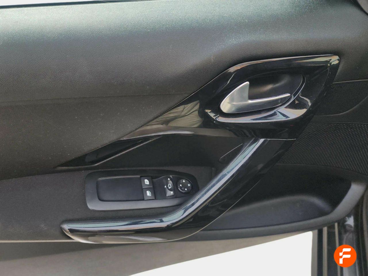 Foto Peugeot 208 17