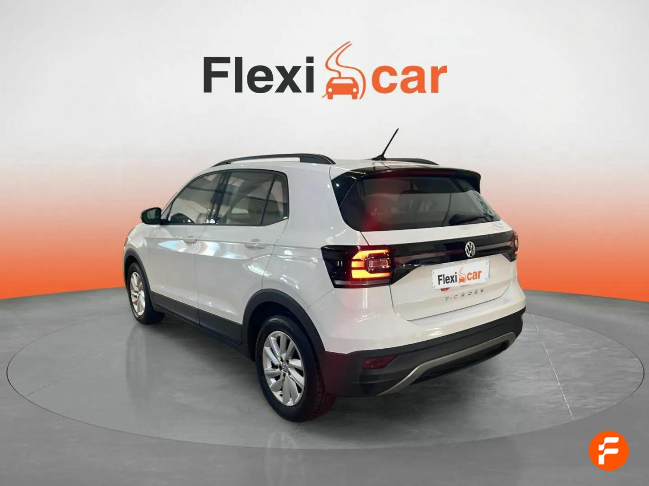 Foto Volkswagen T-Cross 4