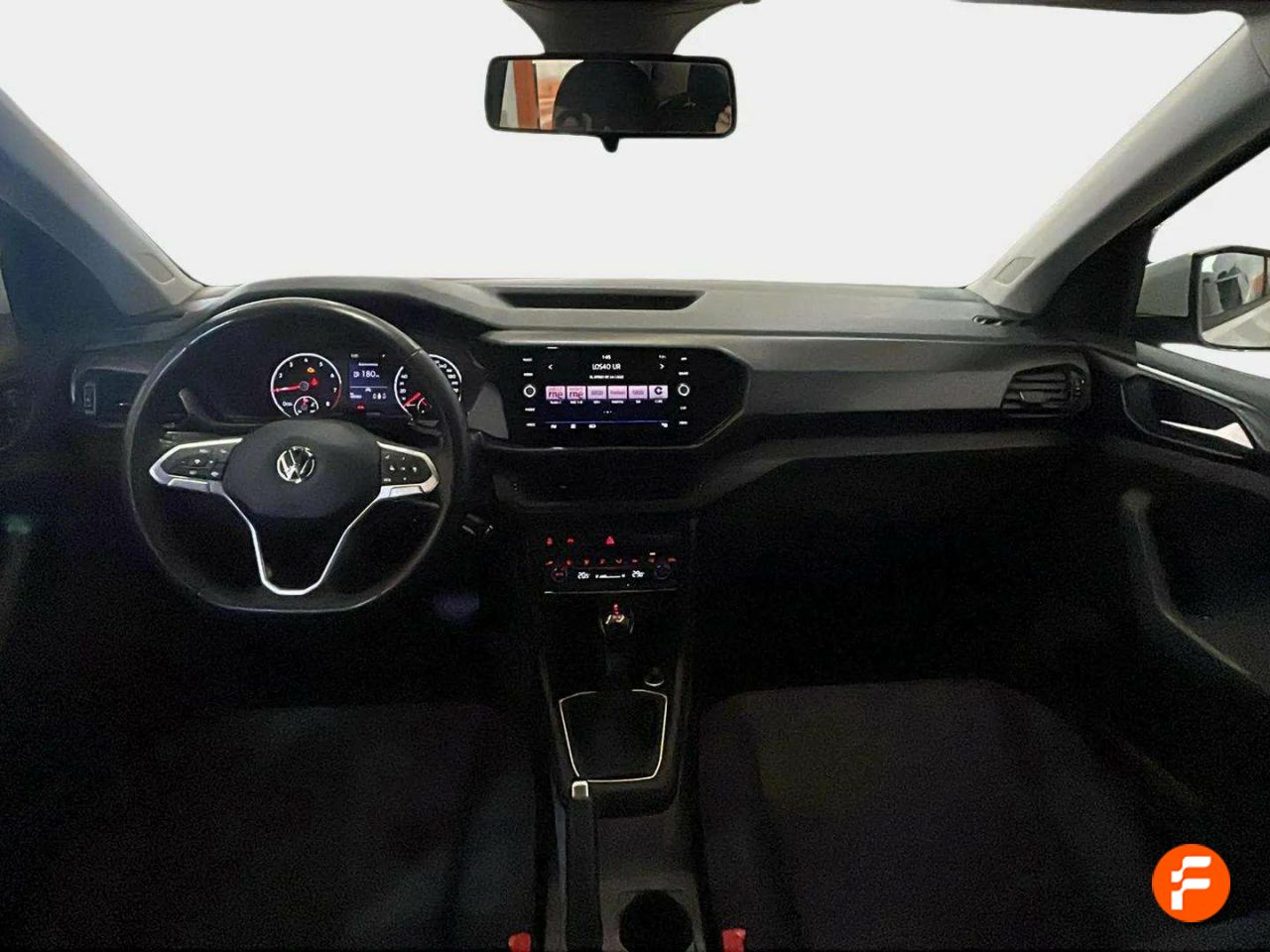 Foto Volkswagen T-Cross 8