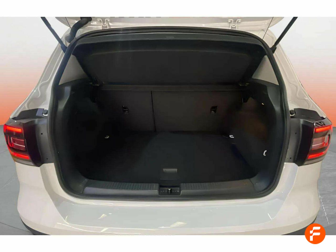 Foto Volkswagen T-Cross 16