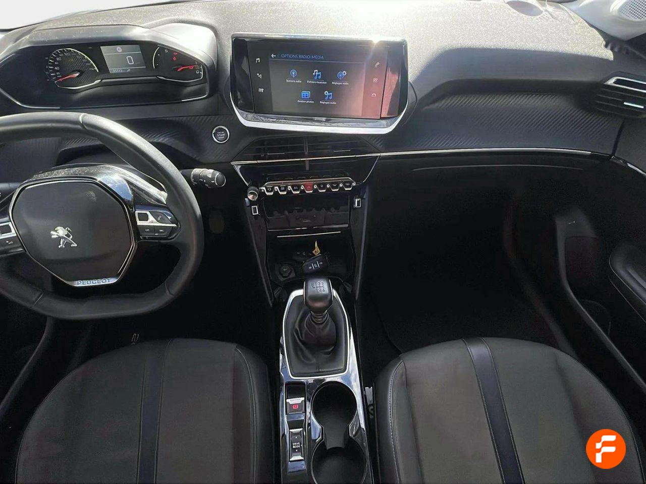 Foto Peugeot 208 11