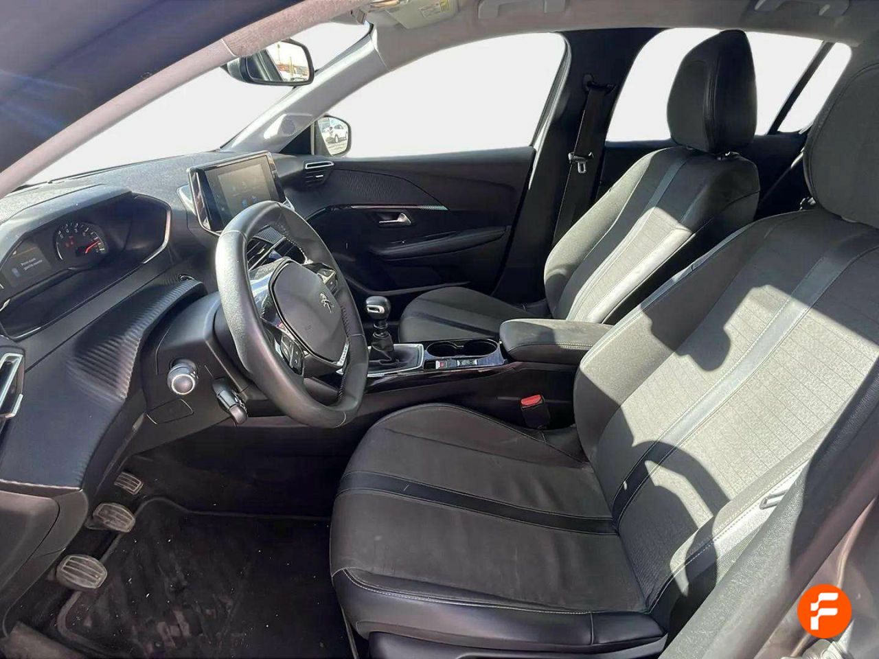 Foto Peugeot 208 14