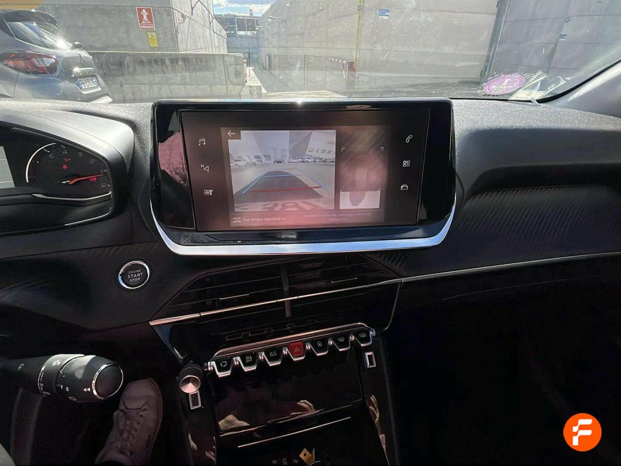 Foto Peugeot 208 16