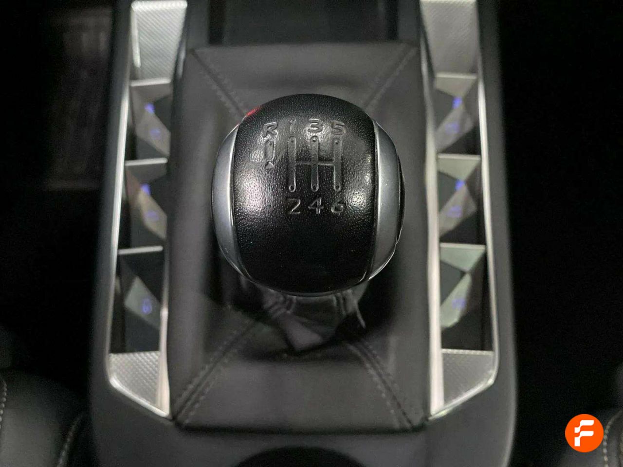 Foto DS Automobiles DS 3 31