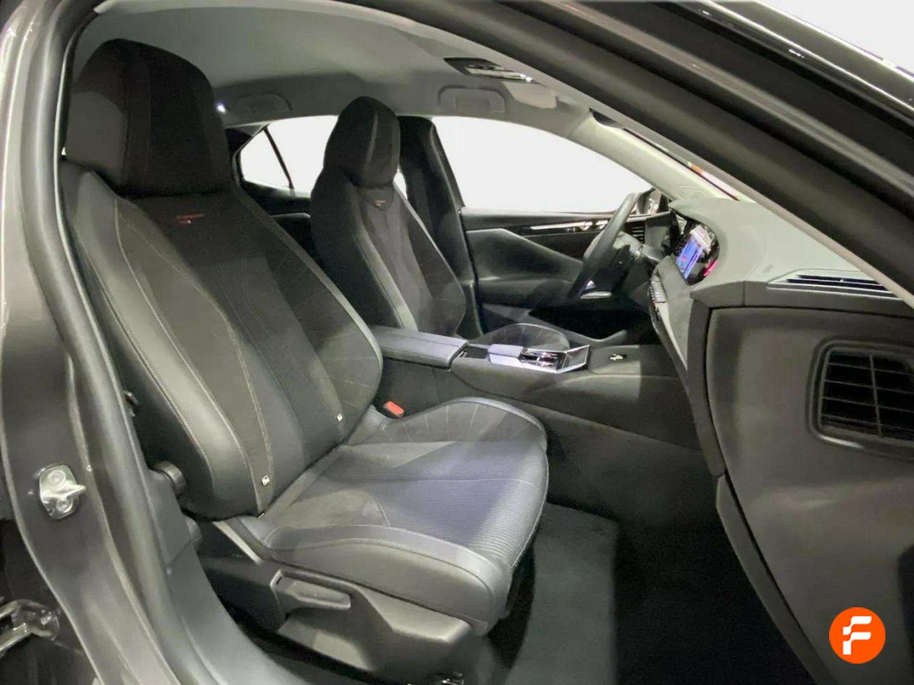 Foto DS Automobiles DS 4 13