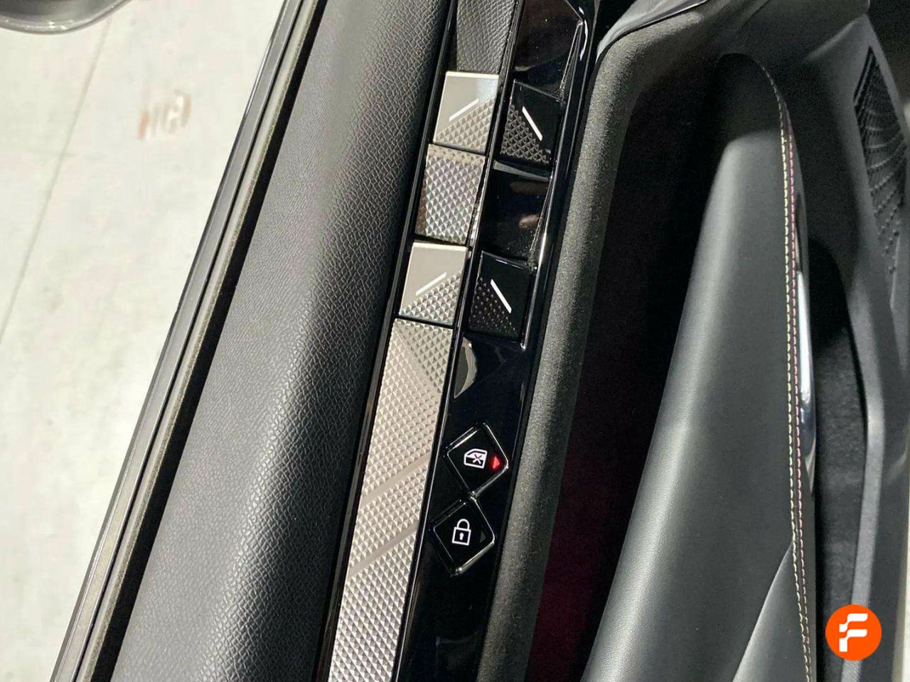 Foto DS Automobiles DS 4 18