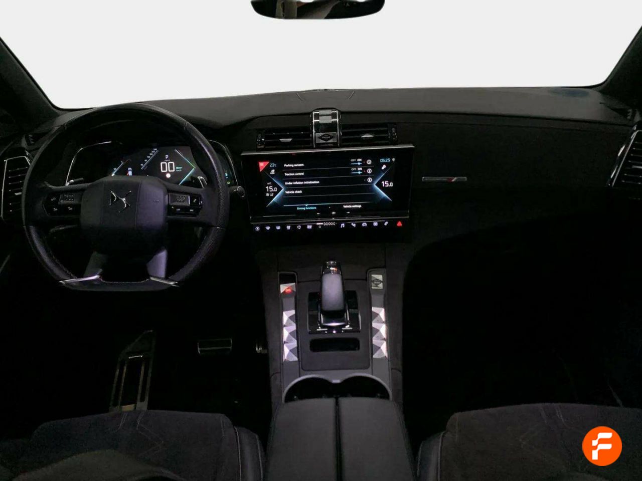 Foto DS Automobiles DS 7 9