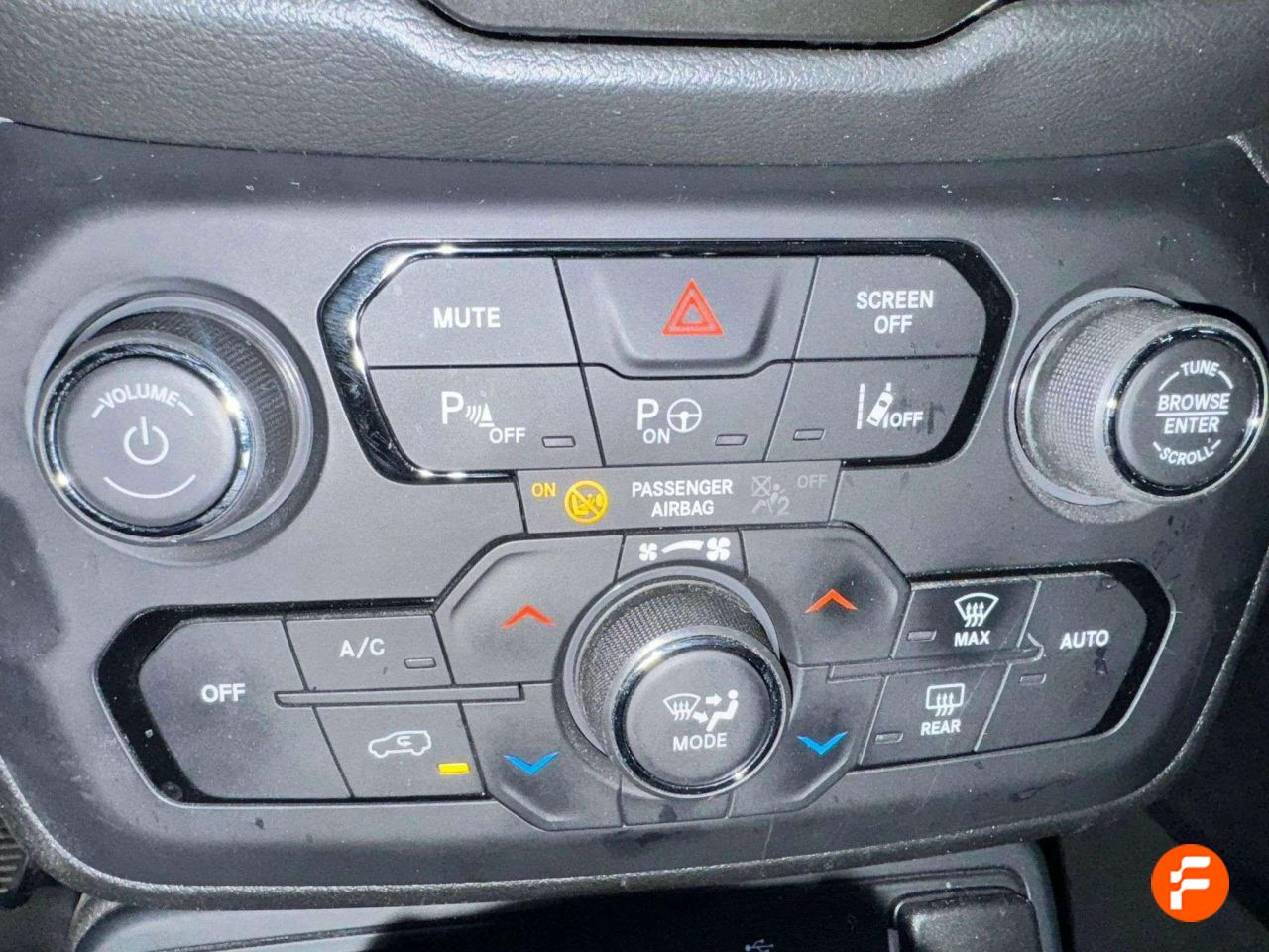 Foto Jeep Renegade 18
