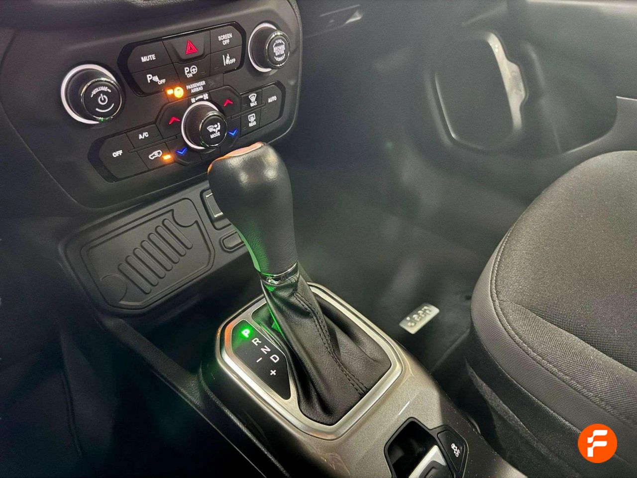 Foto Jeep Renegade 19