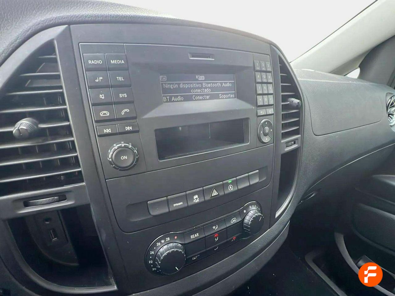 Foto Mercedes-Benz Vito 13