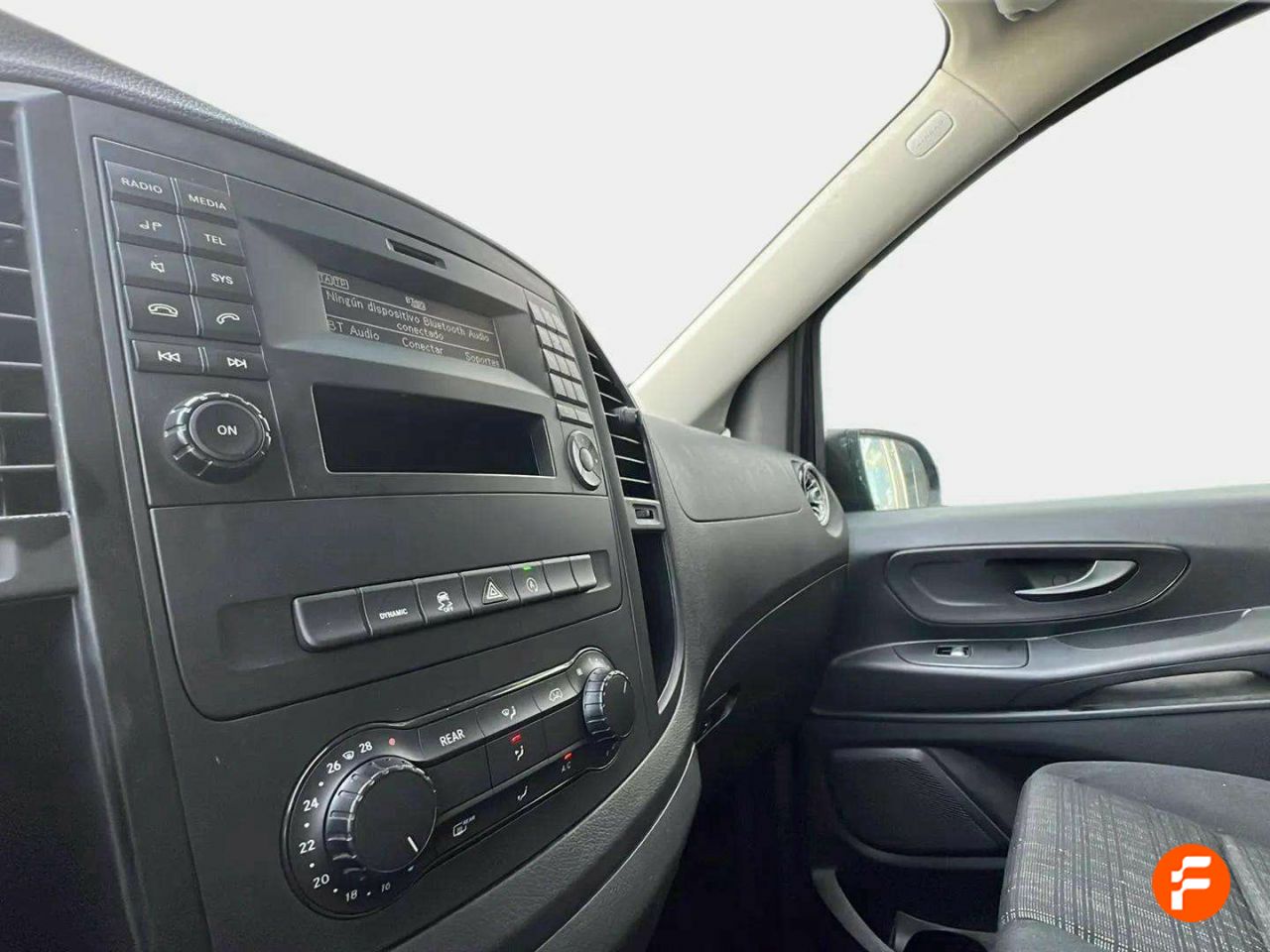 Foto Mercedes-Benz Vito 23