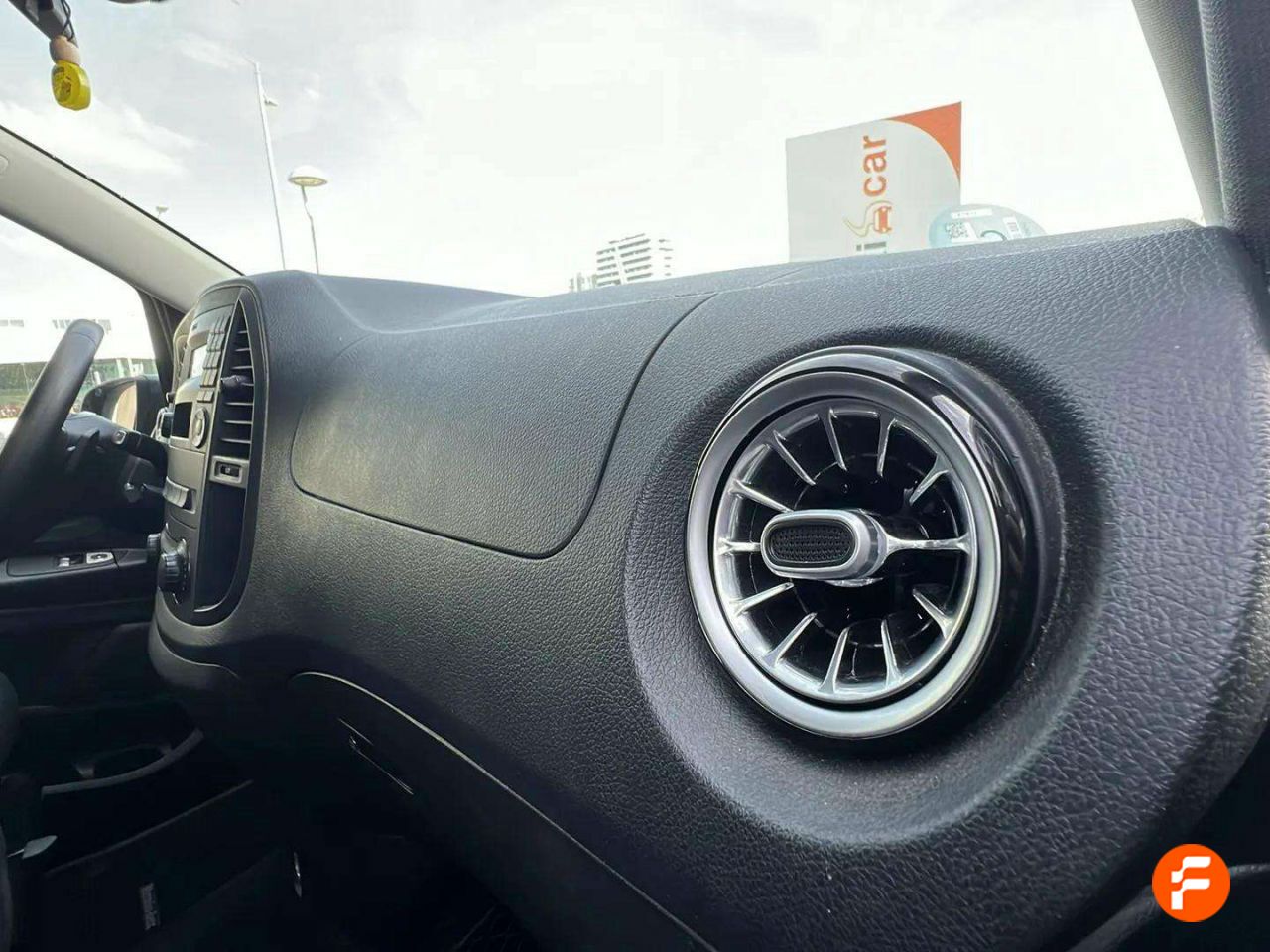 Foto Mercedes-Benz Vito 24