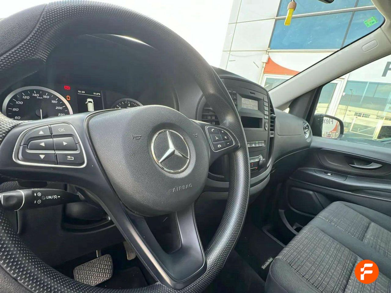 Foto Mercedes-Benz Vito 25