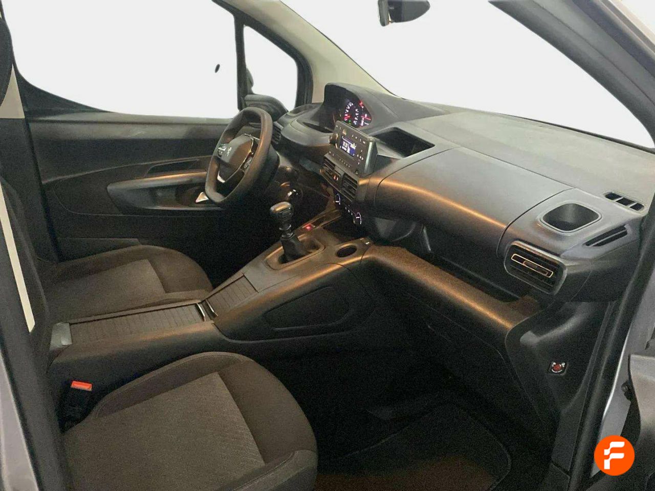 Foto Peugeot Rifter 13