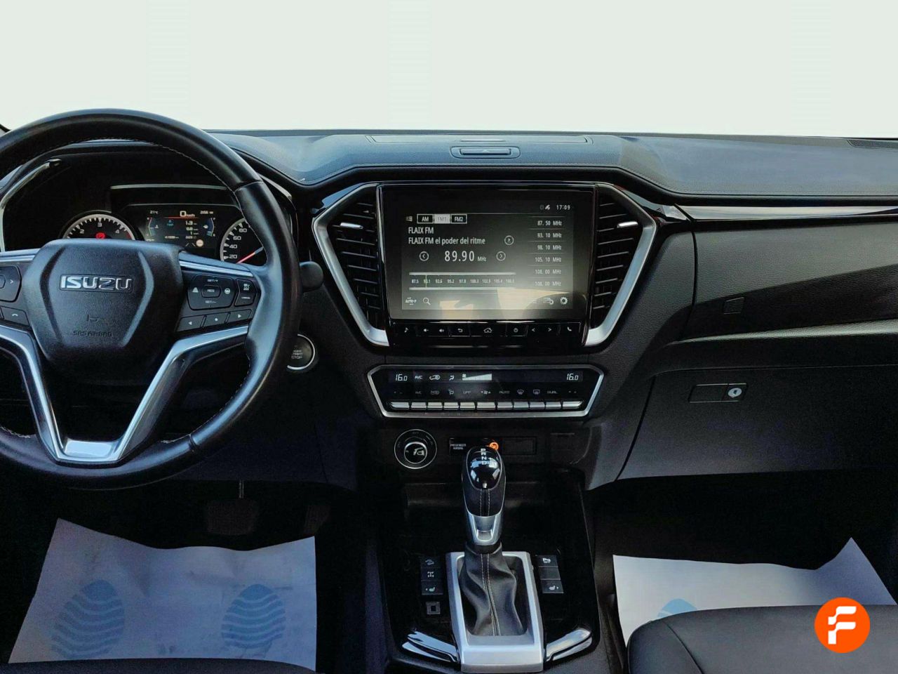 Foto Isuzu D-Max 13