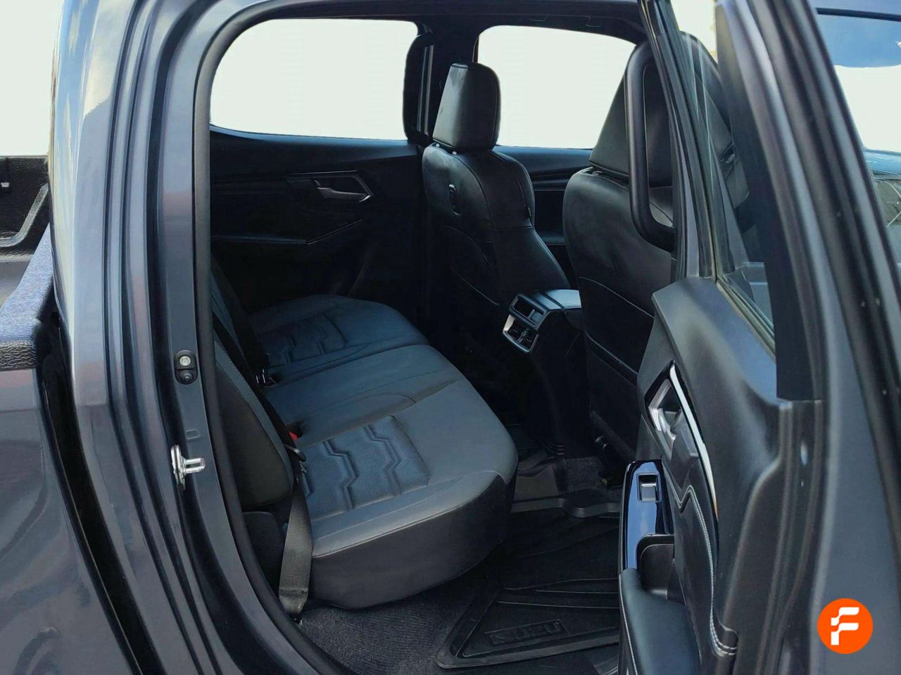Foto Isuzu D-Max 19