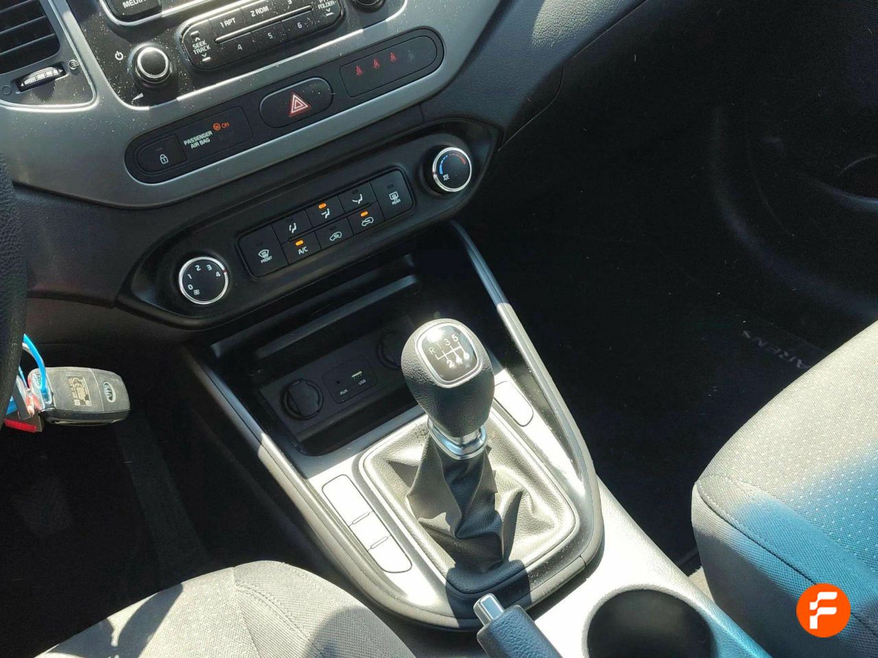 Foto Kia Carens 17