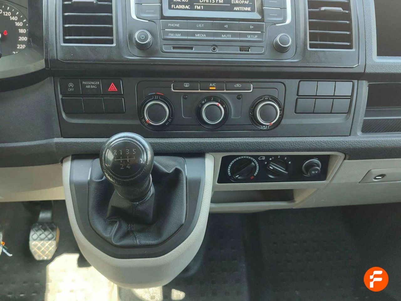 Foto Volkswagen Transporter 16