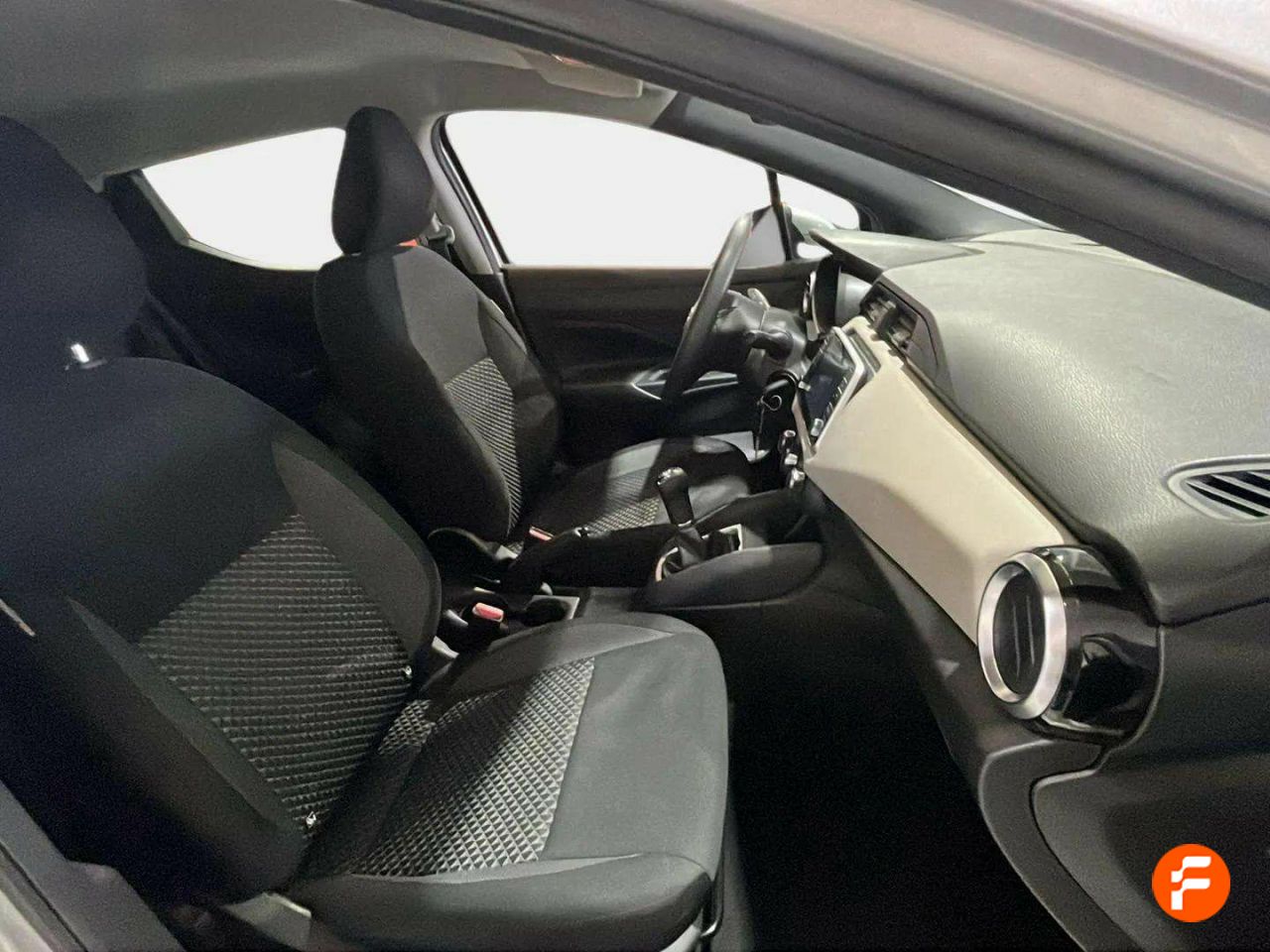 Foto Nissan Micra 14