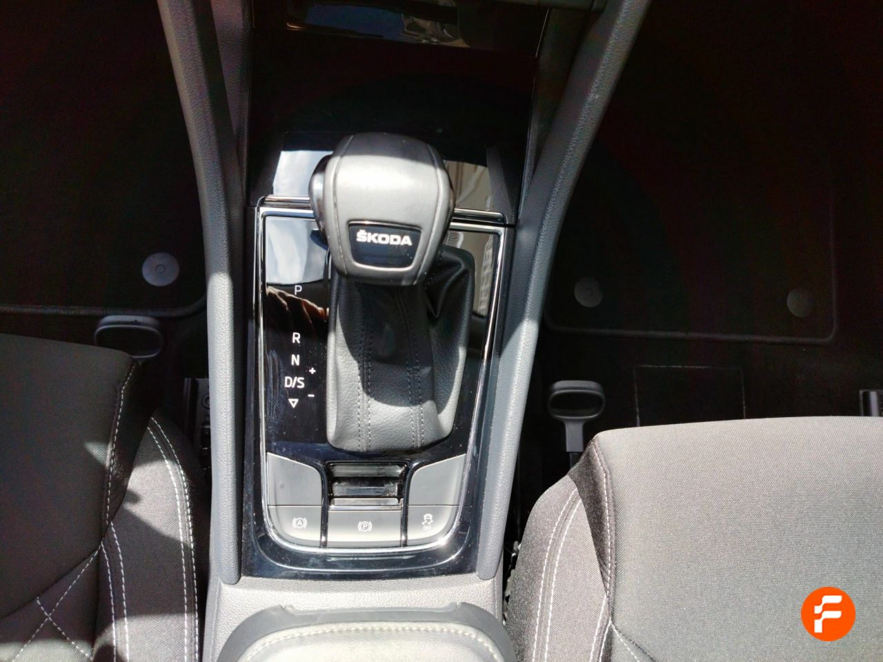 Foto Skoda Karoq 24