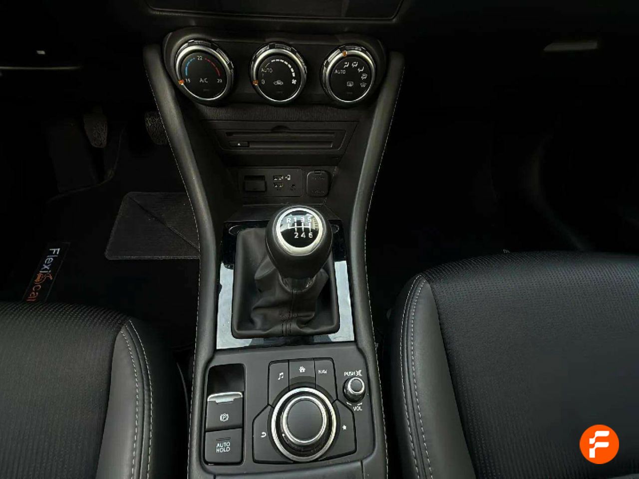 Foto Mazda CX-3 14