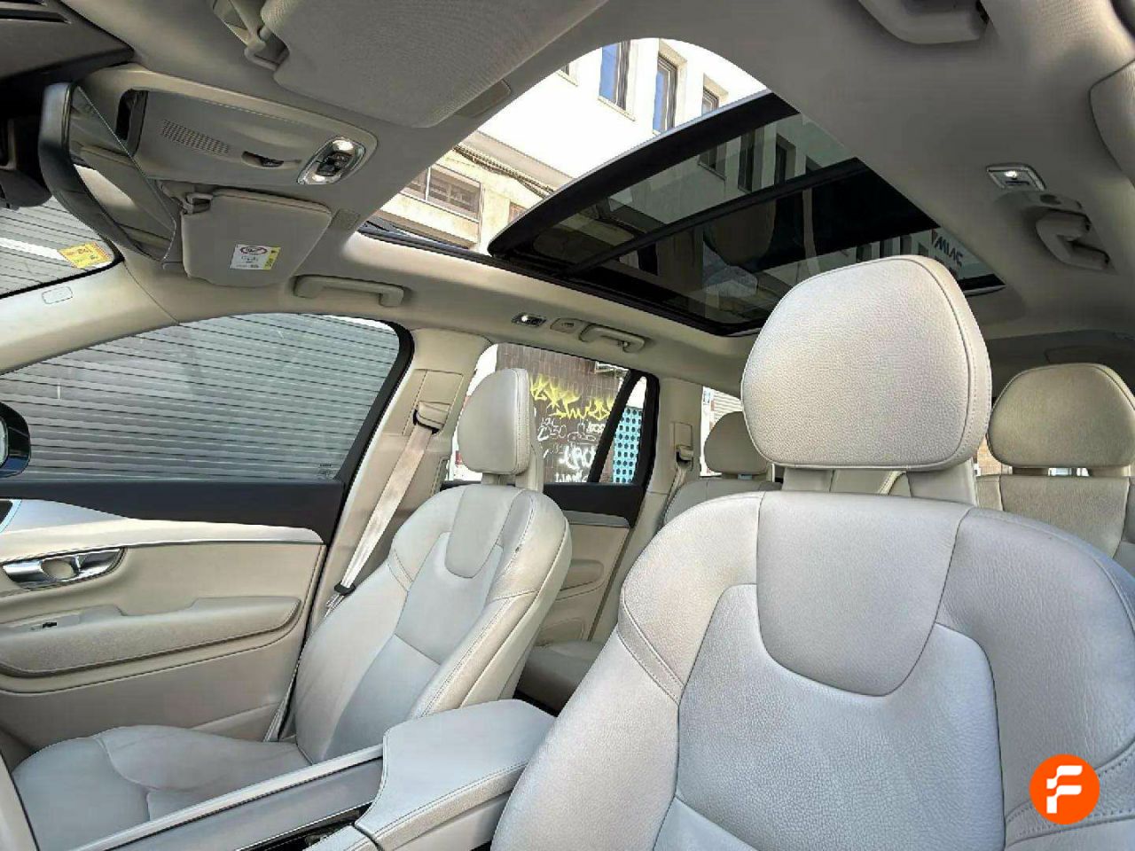 Foto Volvo XC90 15