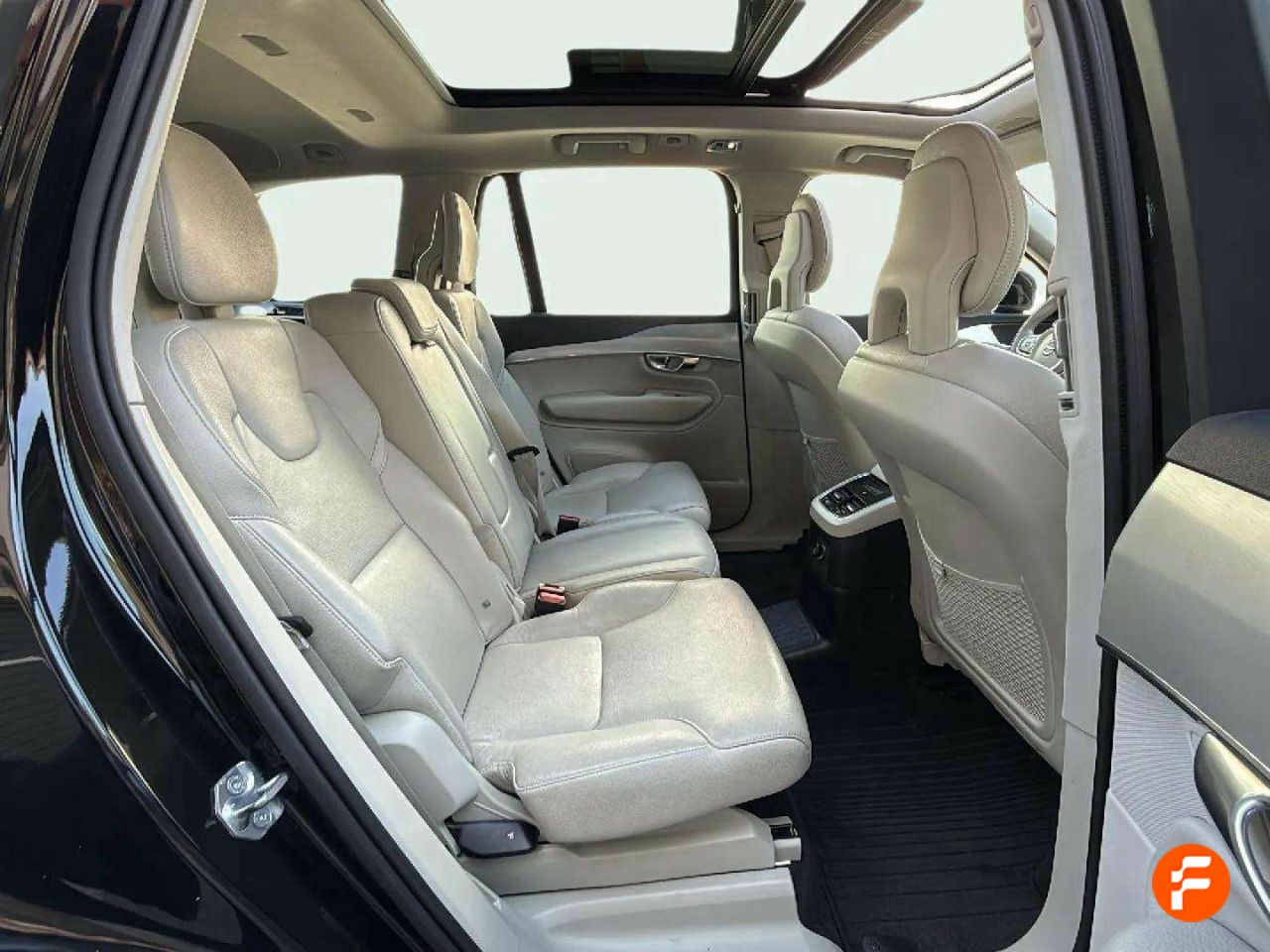 Foto Volvo XC90 17