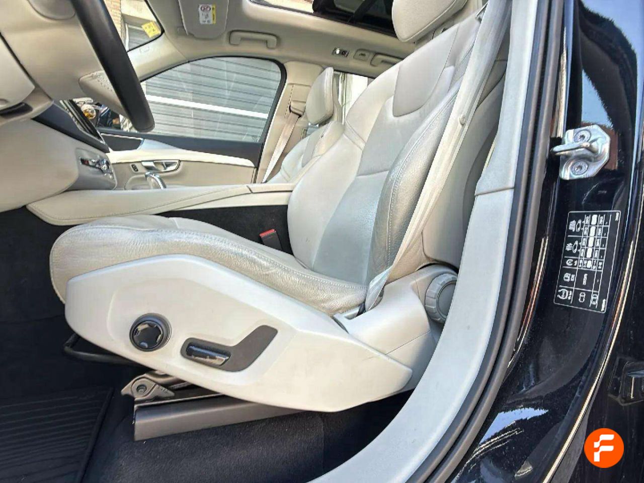 Foto Volvo XC90 18