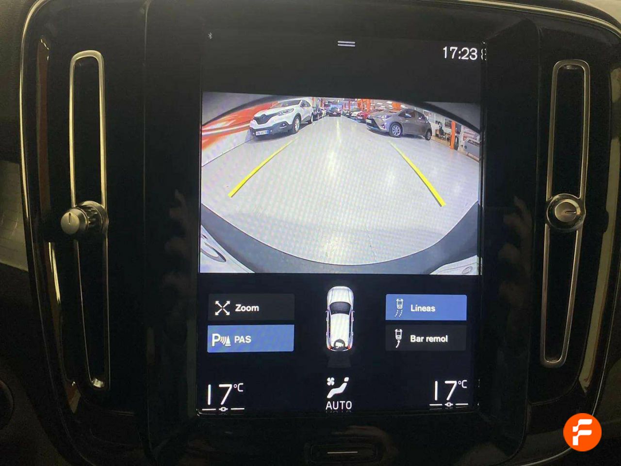 Foto Volvo XC40 12