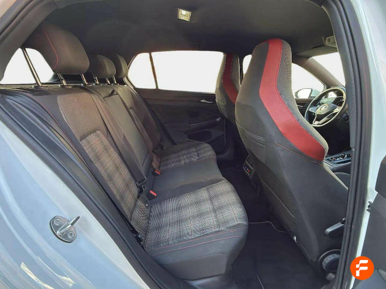 Foto Volkswagen Golf 16