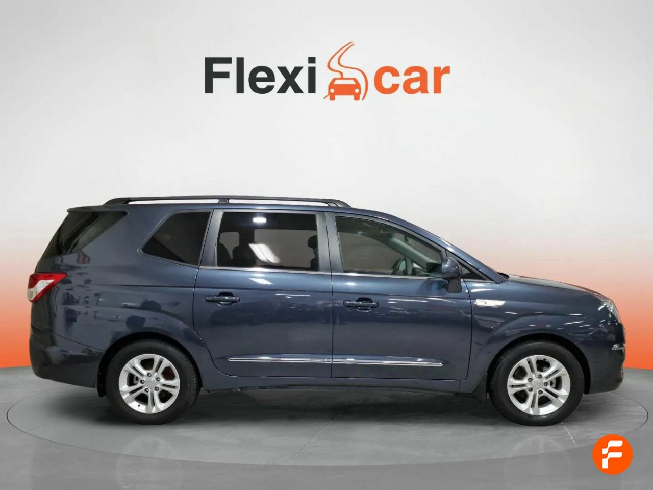 Foto SsangYong Rodius 3