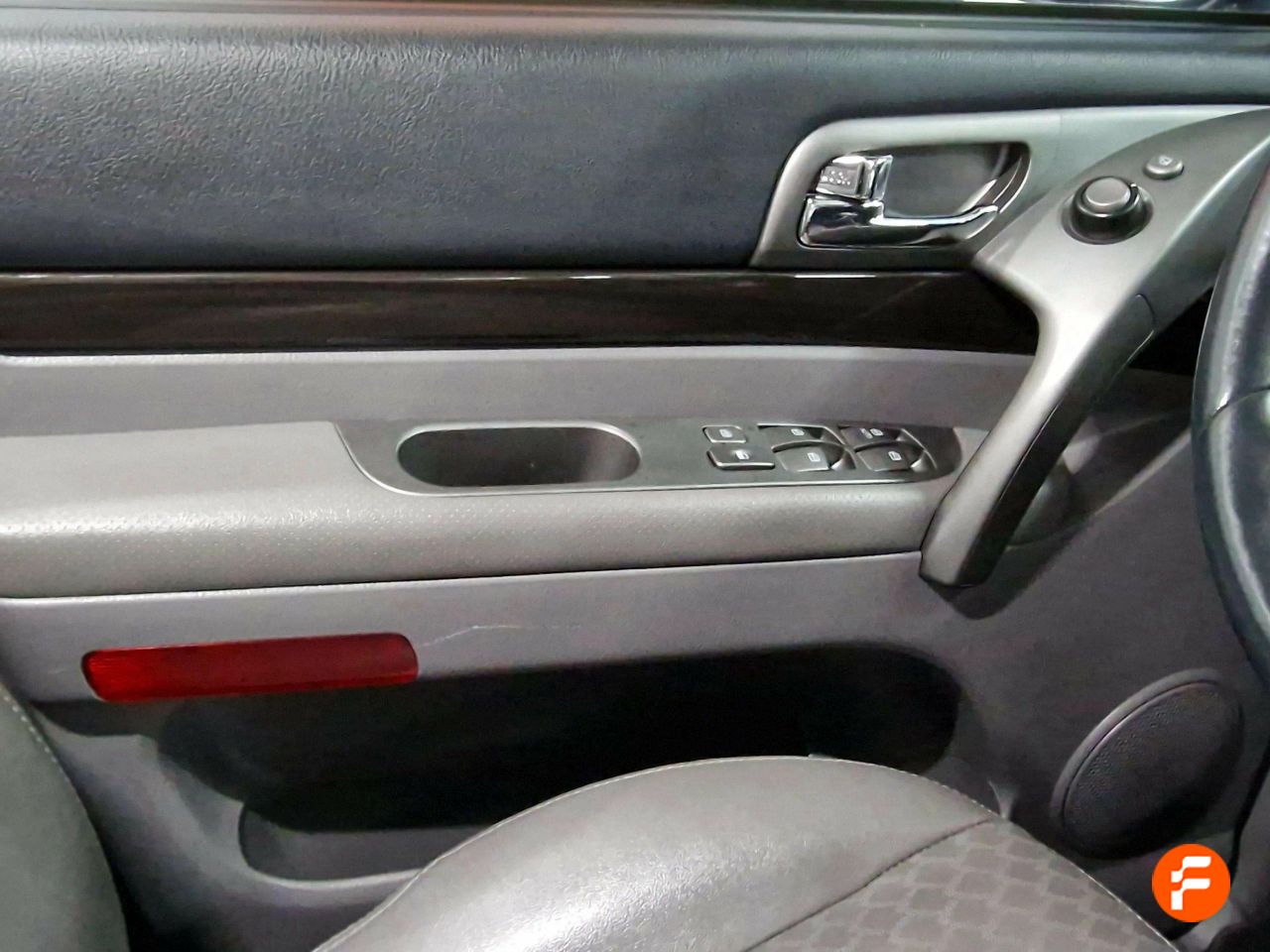 Foto SsangYong Rodius 14