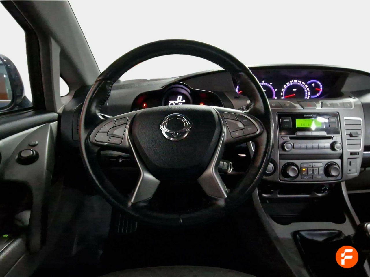 Foto SsangYong Rodius 16