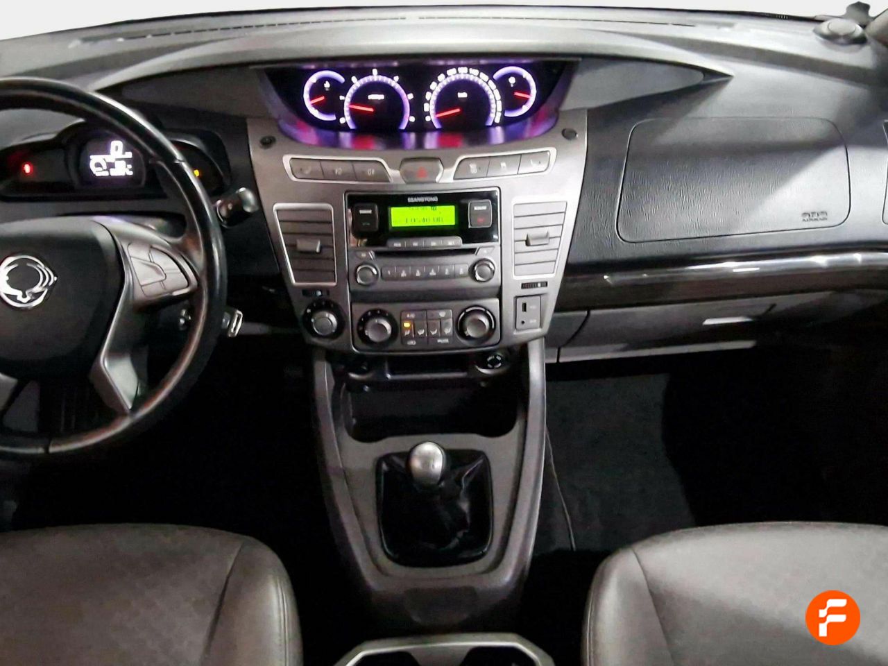 Foto SsangYong Rodius 18