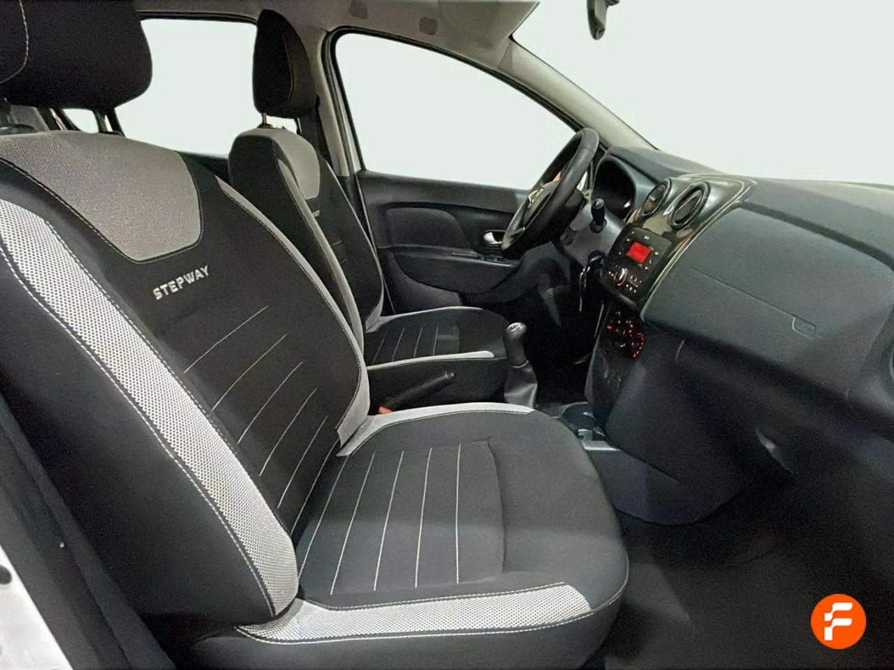 Foto Dacia Sandero 12