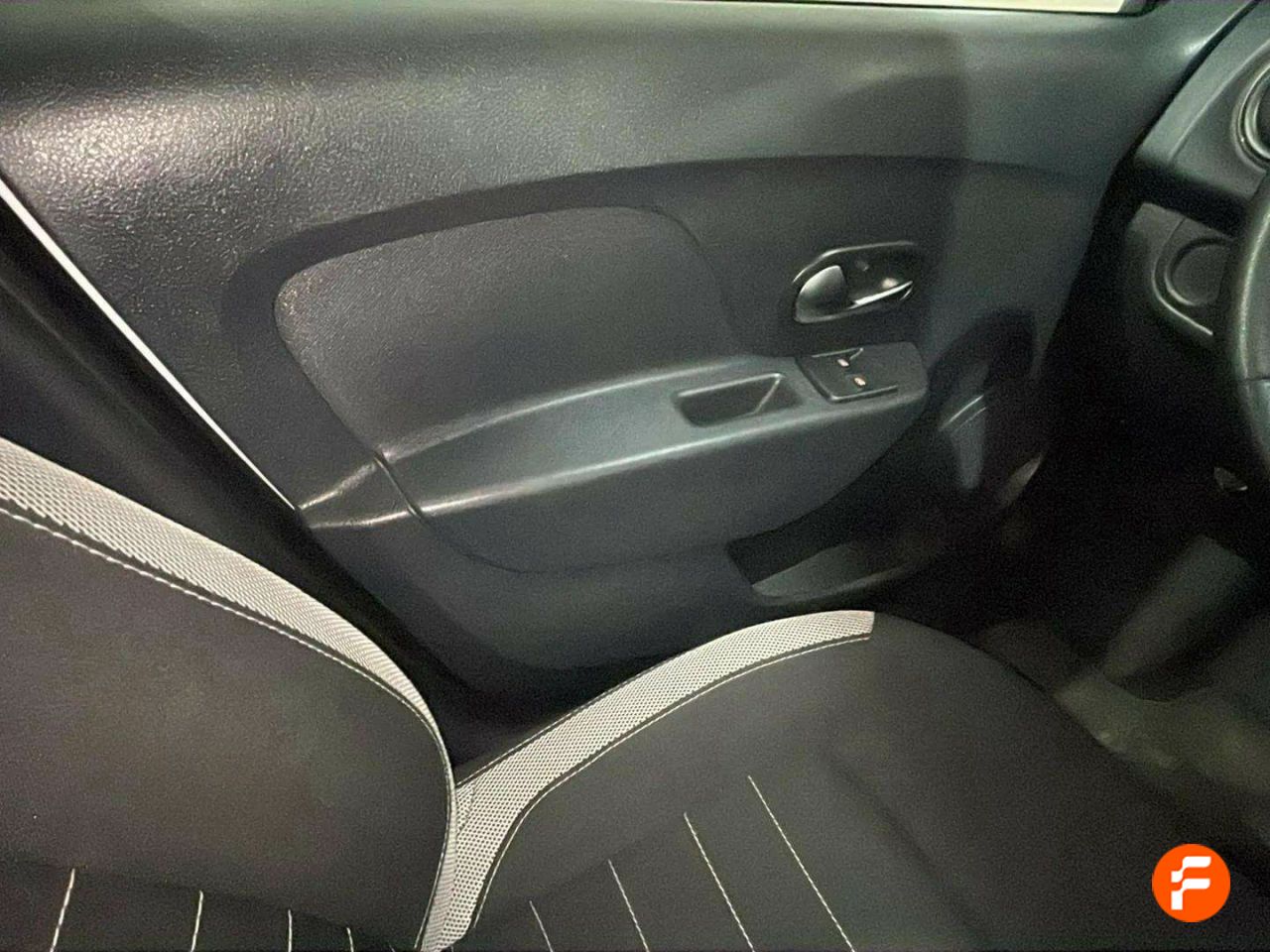 Foto Dacia Sandero 15