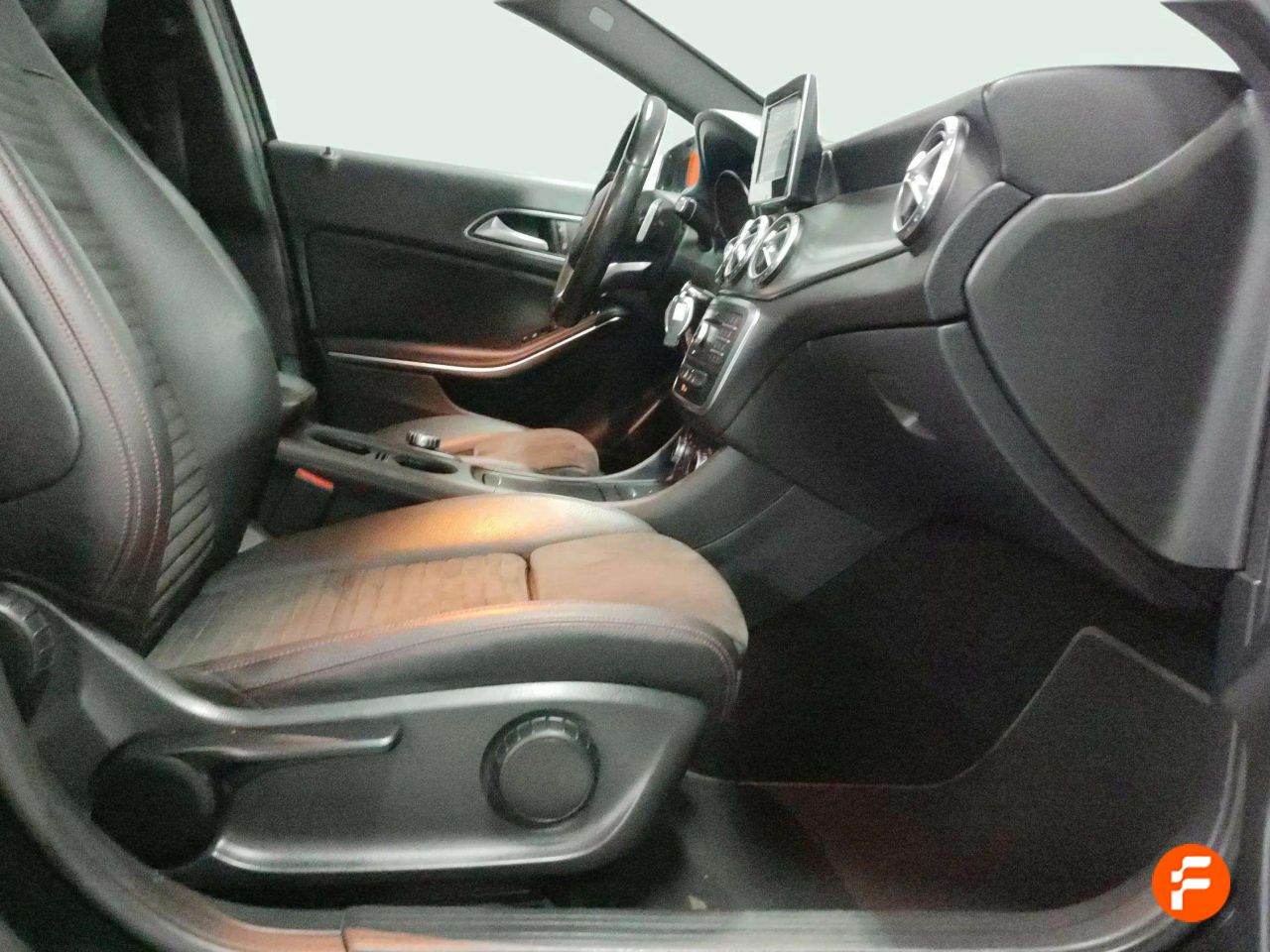 Foto Mercedes-Benz Clase GLA 14