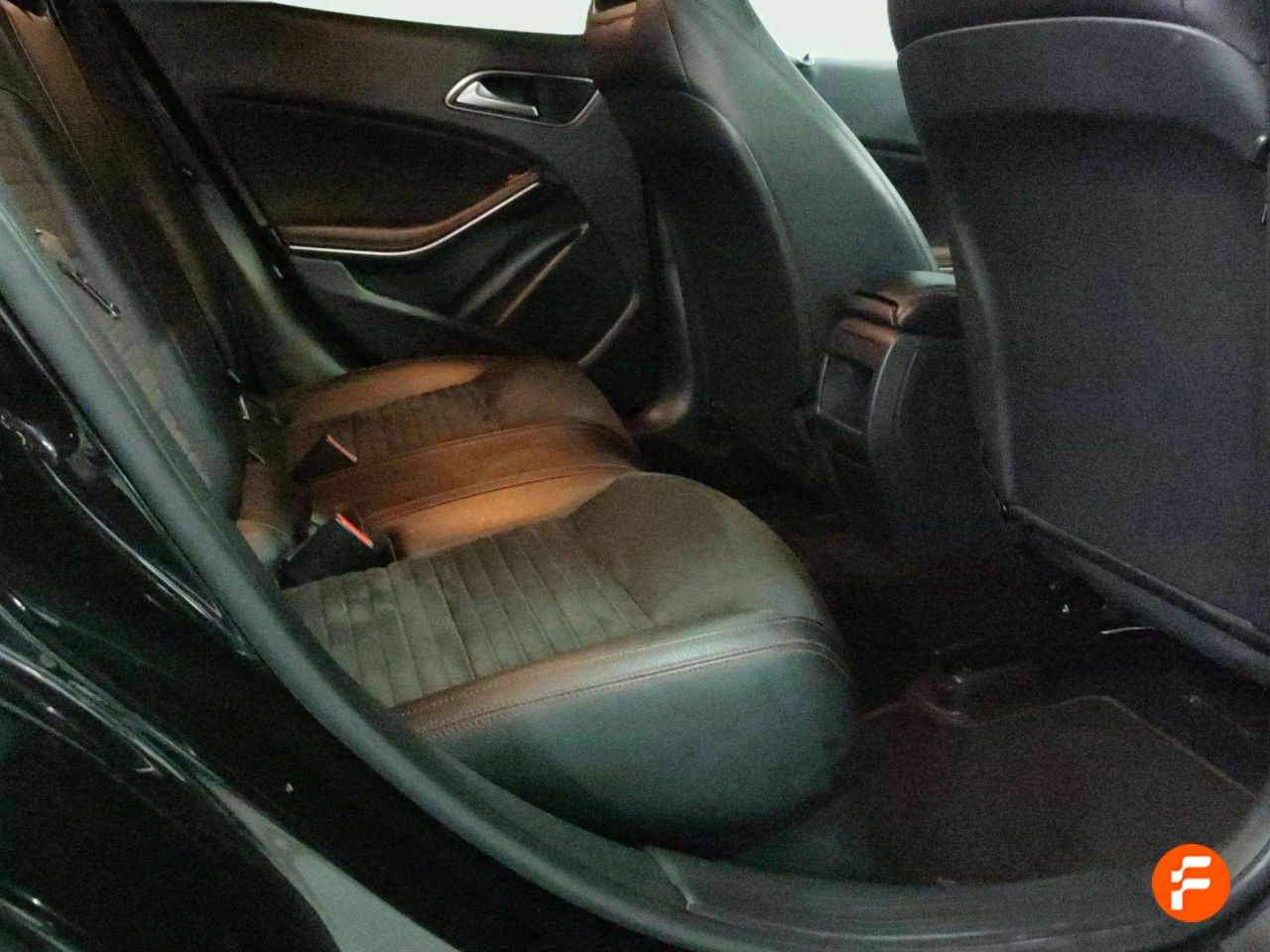 Foto Mercedes-Benz Clase GLA 15