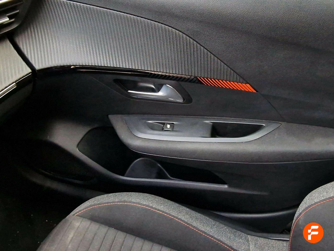 Foto Peugeot 208 12